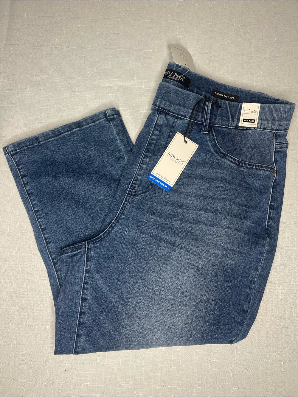 Judy Blue Medium Wash Skinny Fit Capri High Waist Jeans (16W) NWT